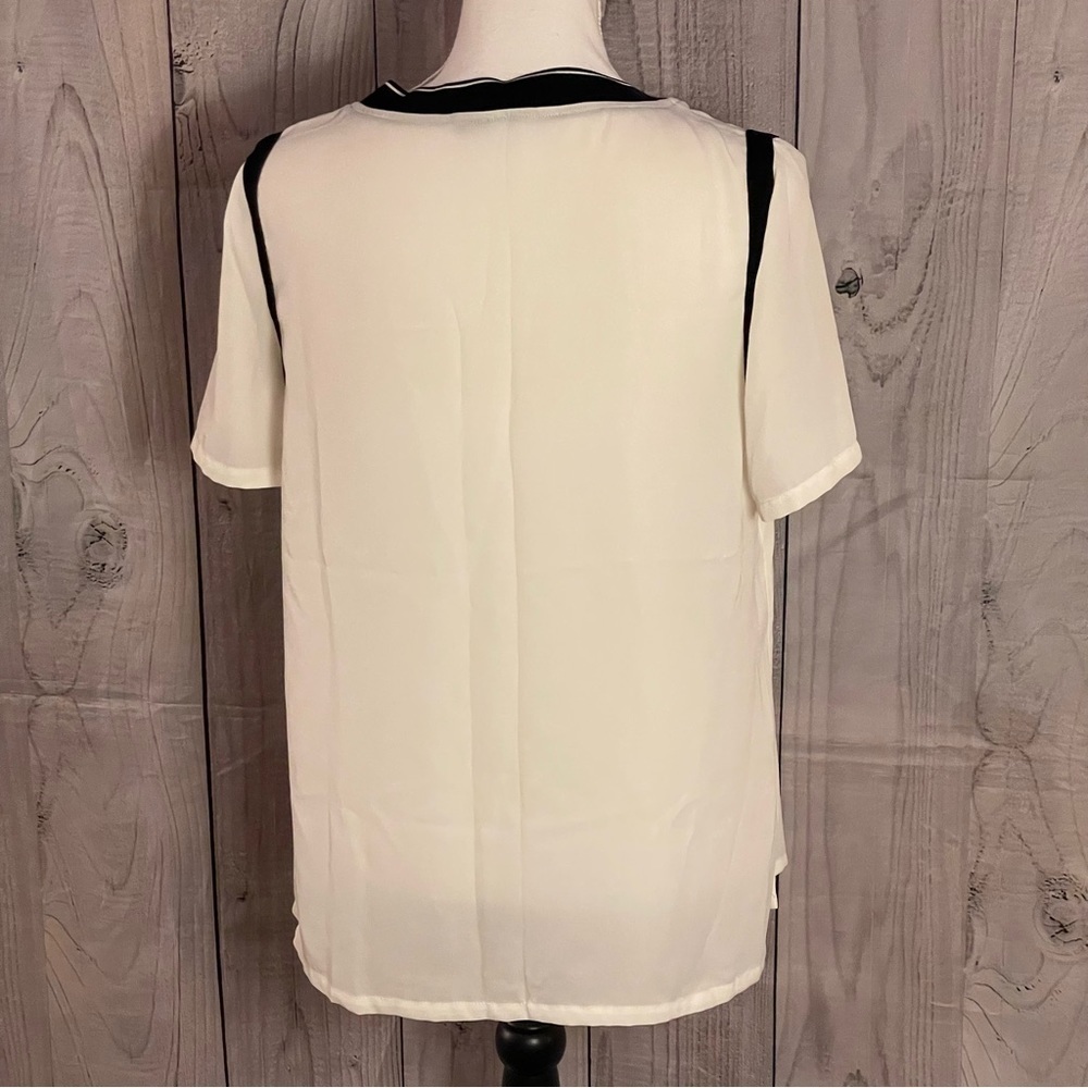 Banana Republic Semi Sheer Top, Medium - Picture 3 of 7